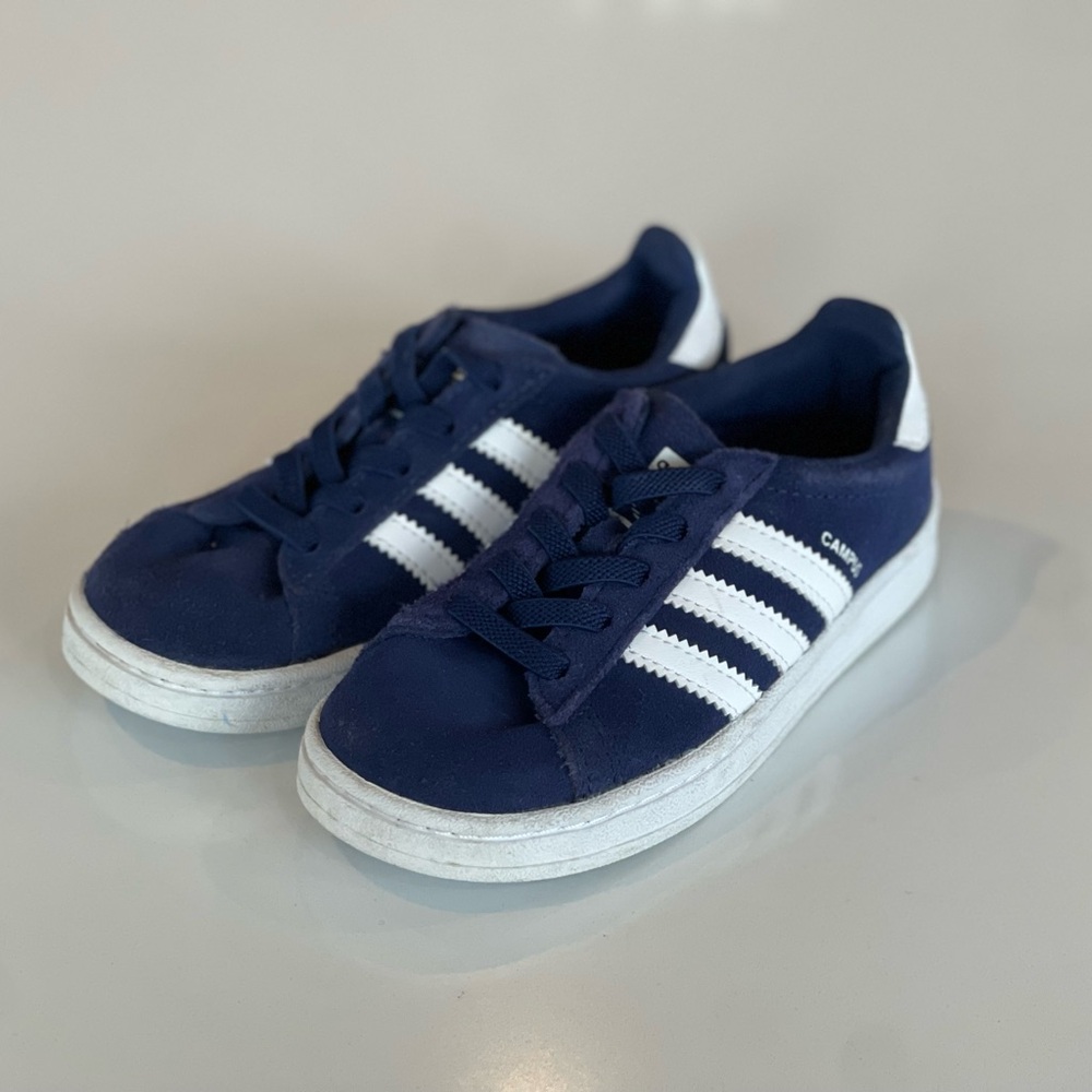 Adidas Canpus Kid /toddler shoes with elastic closures